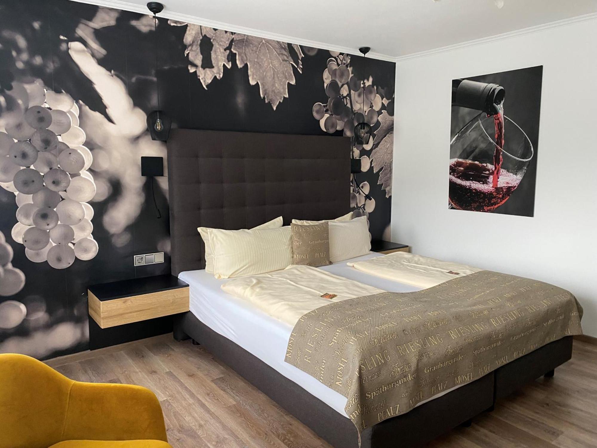 Weinhotel Sonnenschein Эрнст Экстерьер фото