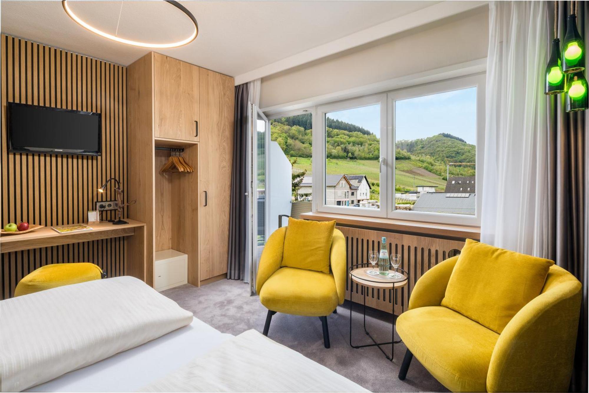Weinhotel Sonnenschein Эрнст Экстерьер фото