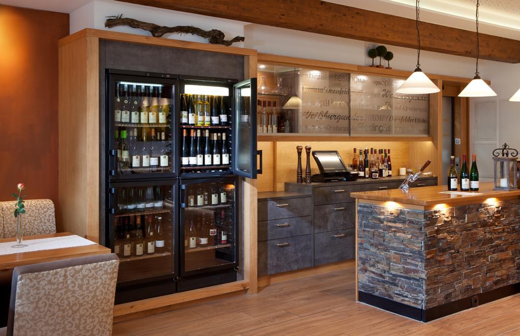 Weinhotel Sonnenschein Эрнст Экстерьер фото