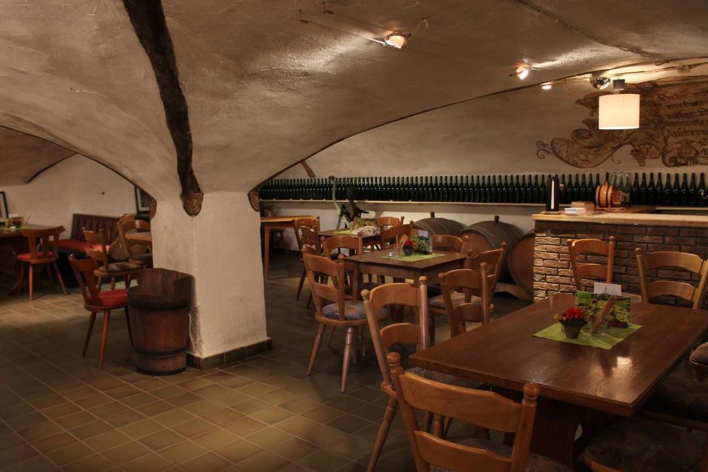 Weinhotel Sonnenschein Эрнст Экстерьер фото